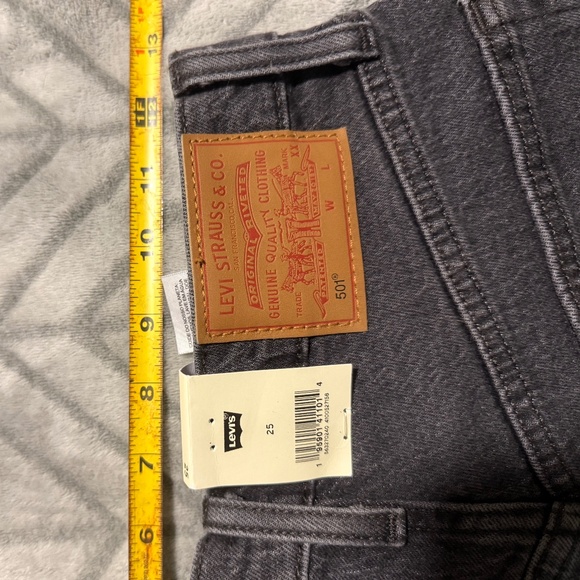 NWT Levi’s 501 Premium Cutoff Denim Short size  25 - Picture 5 of 6